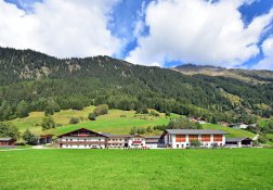 Bergbauernhof Südtirol 01